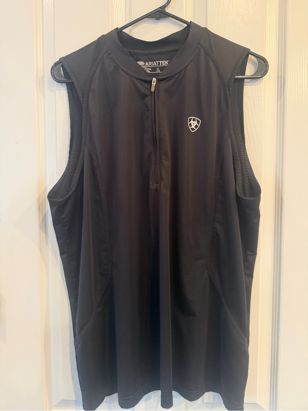 Ariat Black Sleeveless Zip-Up Performance Top